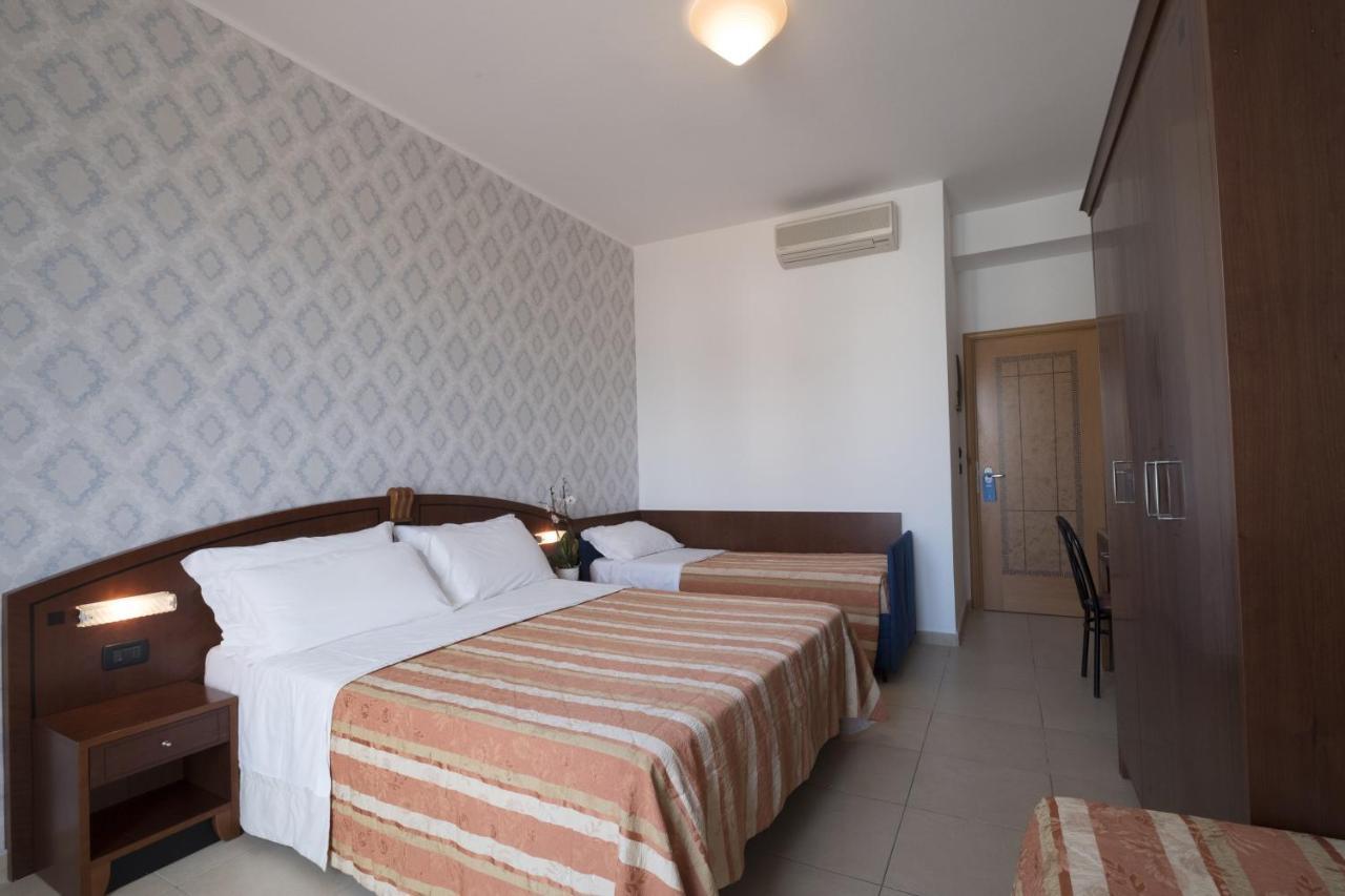 Hotel Rex Rimini Extérieur photo