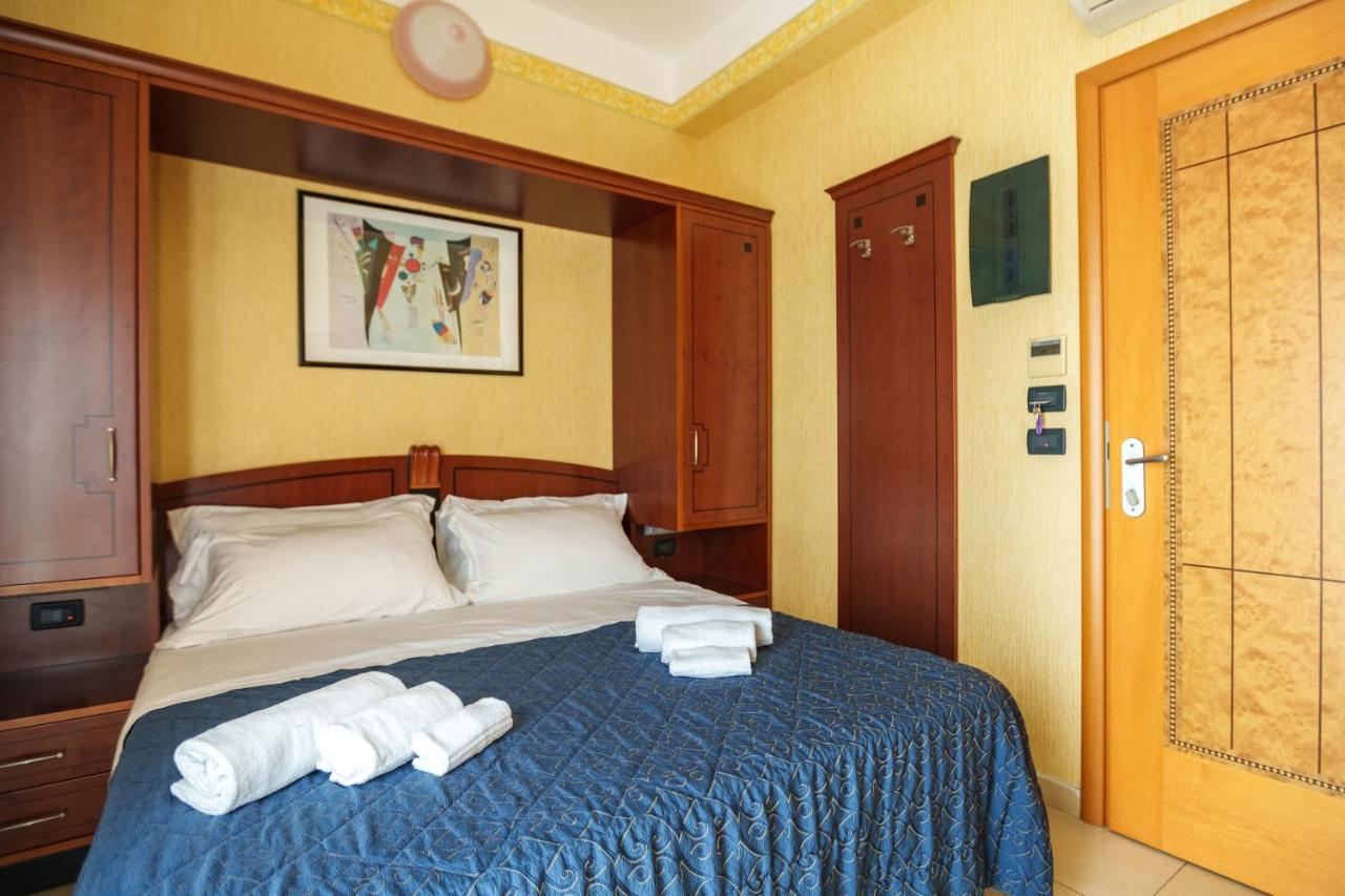 Hotel Rex Rimini Extérieur photo
