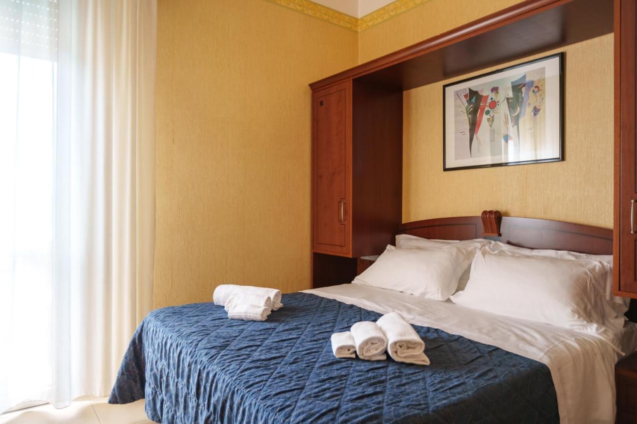 Hotel Rex Rimini Extérieur photo