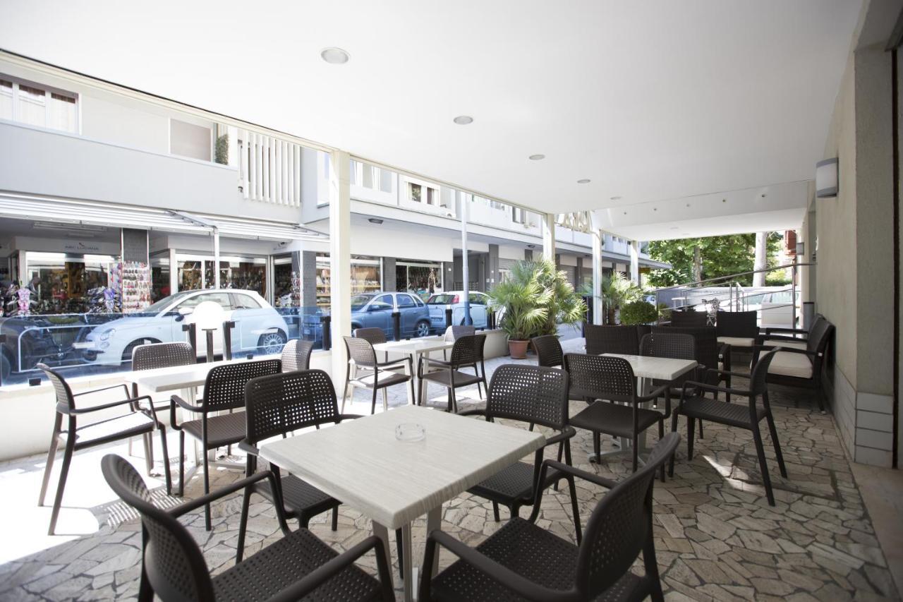 Hotel Rex Rimini Extérieur photo