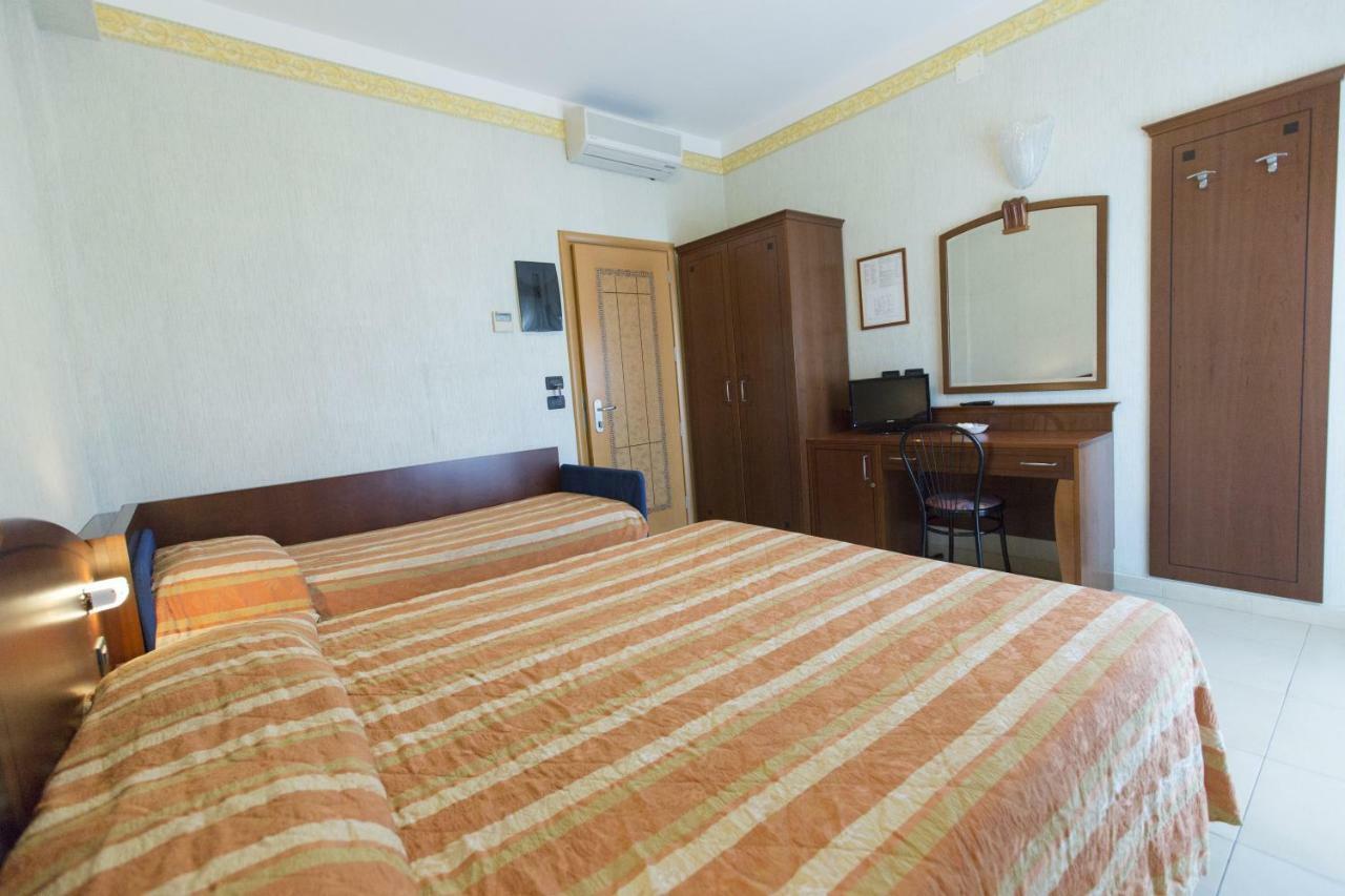 Hotel Rex Rimini Extérieur photo