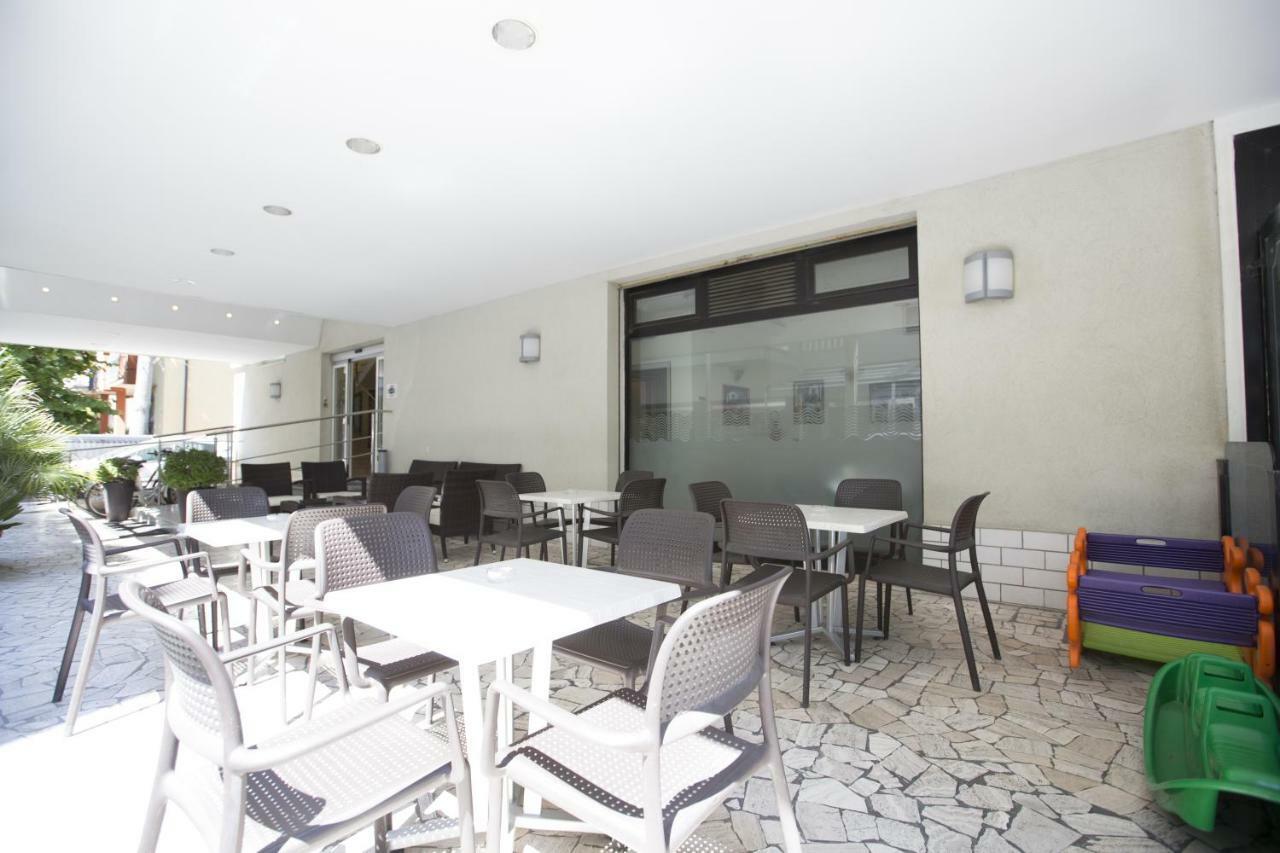Hotel Rex Rimini Extérieur photo