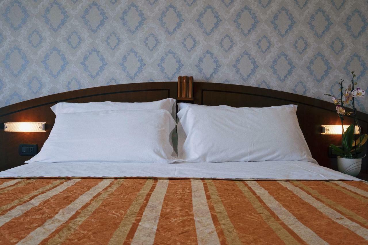 Hotel Rex Rimini Extérieur photo